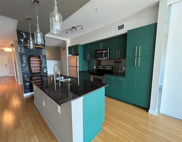 Foto del edificio - 4040 N Hall St