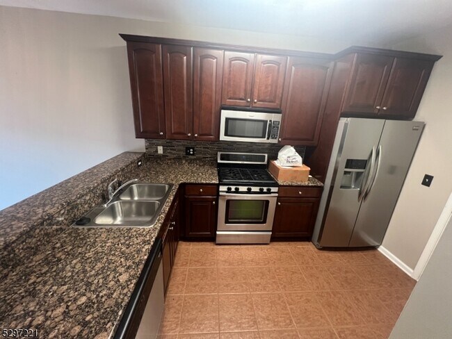 Building Photo - 206 Olivio Dr