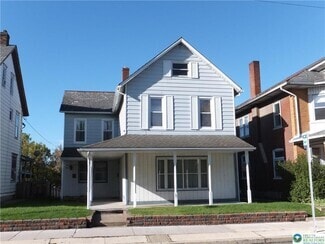 Building Photo - 1460 Main St