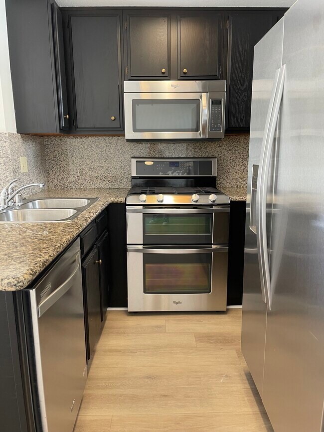 Foto del edificio - 10740 Lawler St