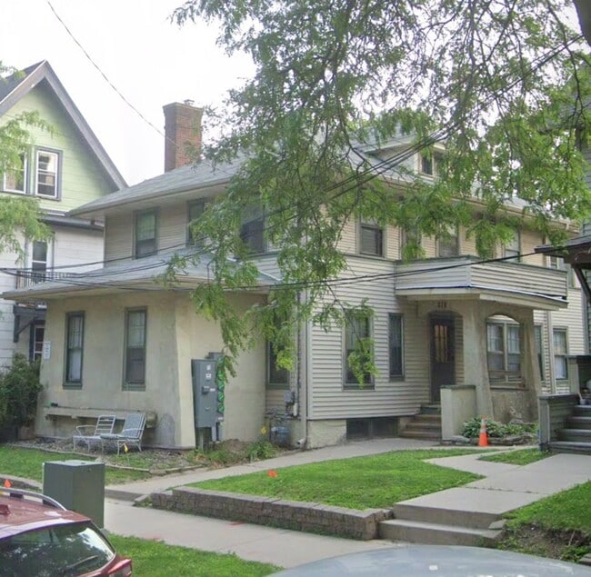 Building Photo - 315 N Franklin St
