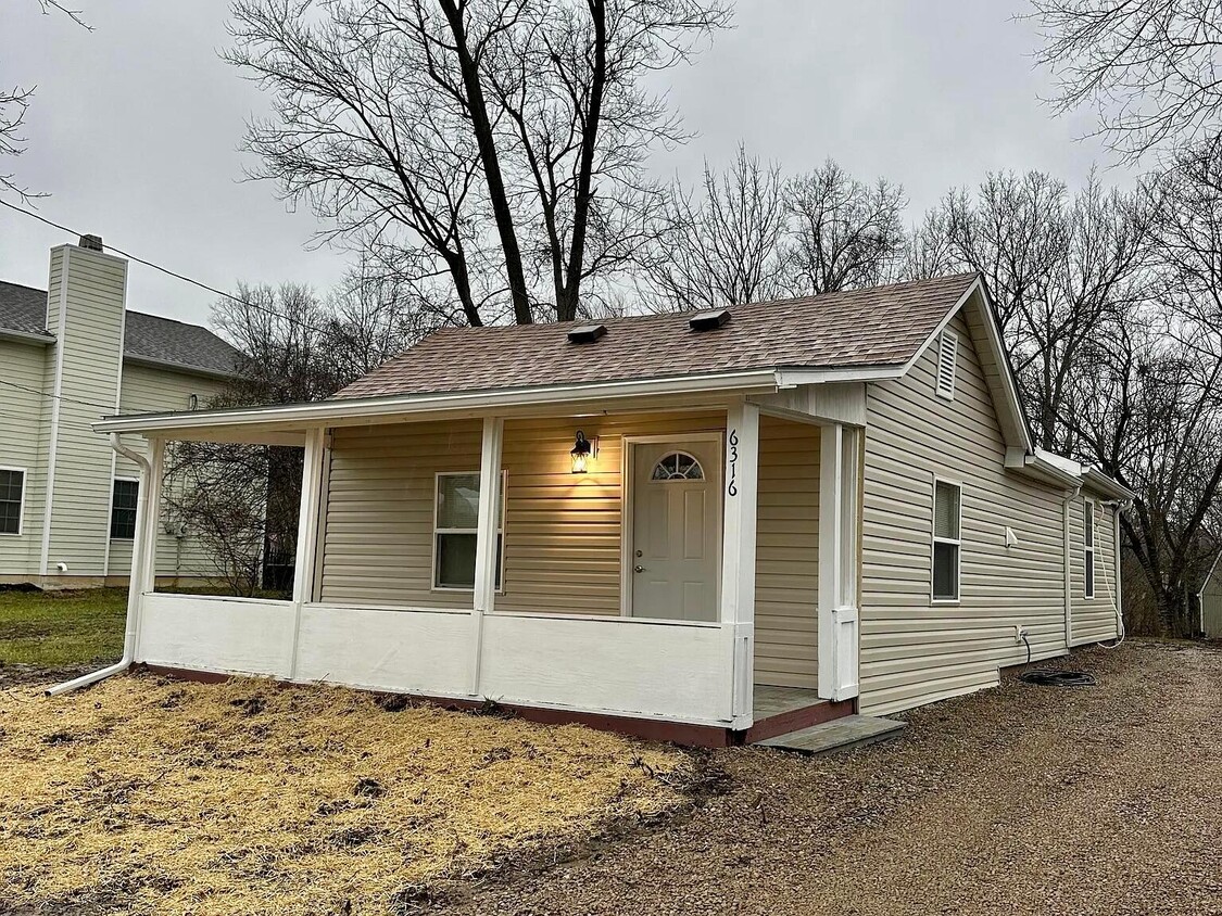 Primary Photo - 6316 W Logan Rd