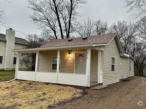 Building Photo - 6316 W Logan Rd