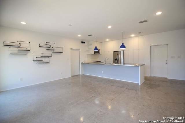 Building Photo - 371 Everest St