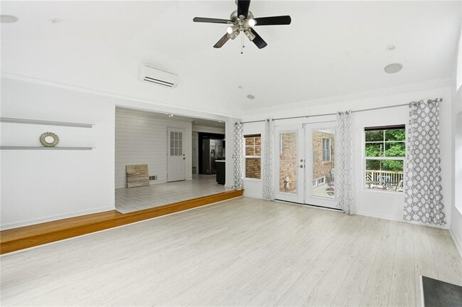 Foto del edificio - 5291 Manhasset Cove