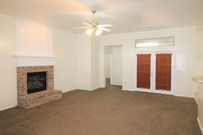Foto del edificio - 512 Woodsong Dr