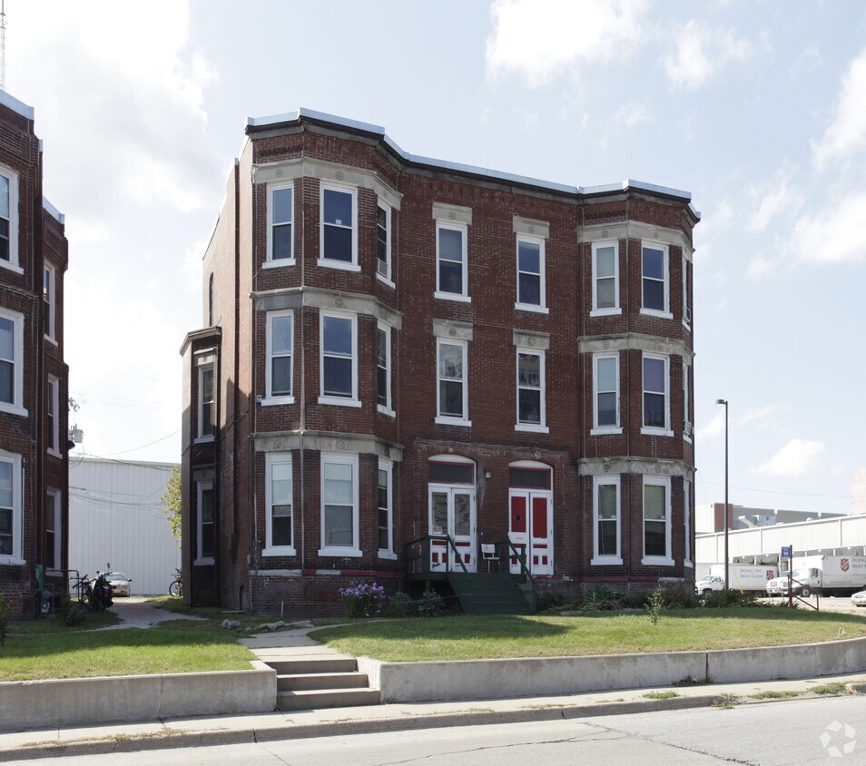 Primary Photo - 204-210 S 25th St