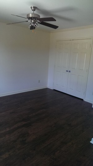 Building Photo - 210 Village Square Dr