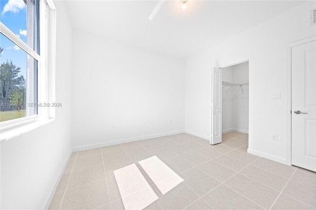 Foto del edificio - 2442 SE 30th St