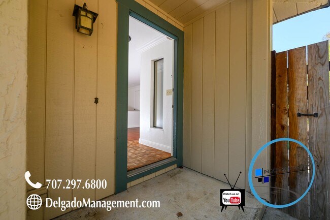 Building Photo - Benicia 2 bedroom condo