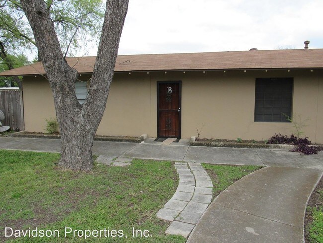 Foto del edificio - 2723 Woodbury Dr