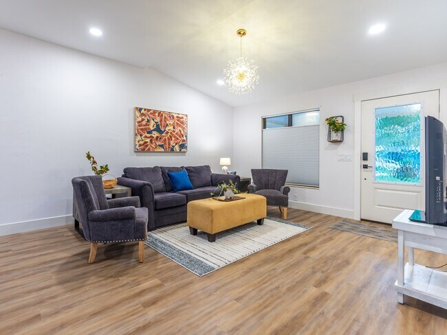 Foto del edificio - 121 Westcott Cir