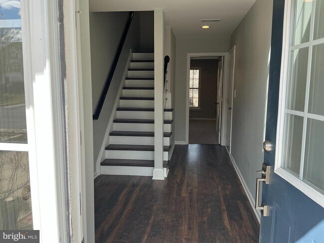 Building Photo - 43444 Nottingham Sq