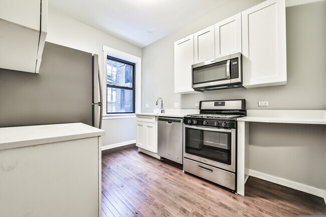 Building Photo - 1002 W Dakin St