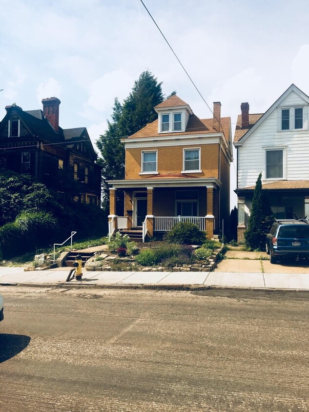Primary Photo - 1825 Arlington ave