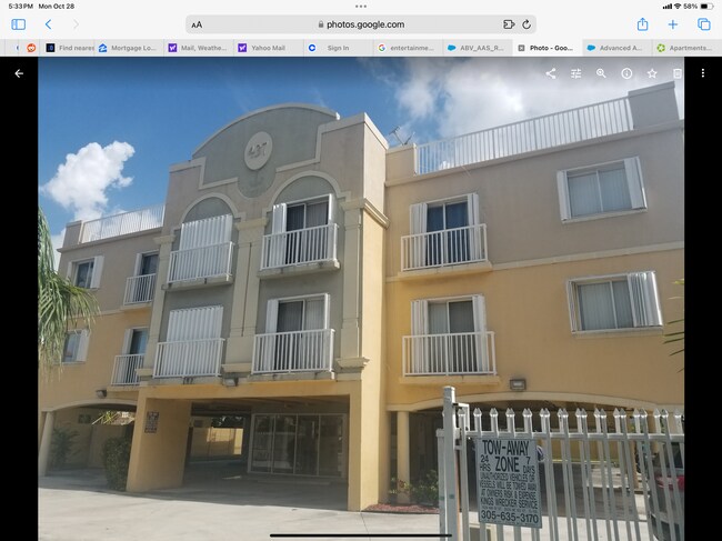 Building Photo - 437 SW 7th St