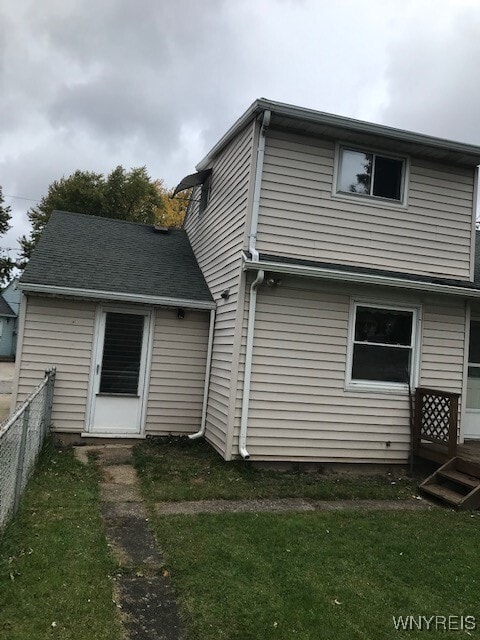Building Photo - 17 Starcrest Dr