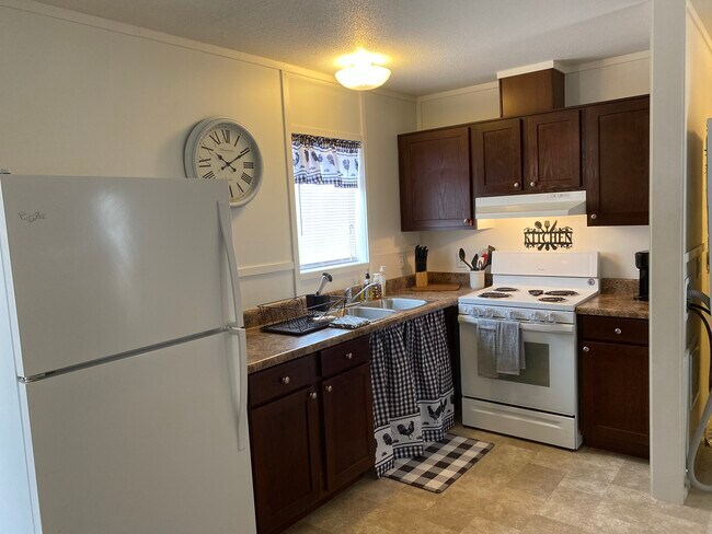 Kitchen - 1220 N Hayes Ave