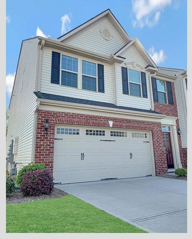 Photo - 8 Irvington Dr Townhome