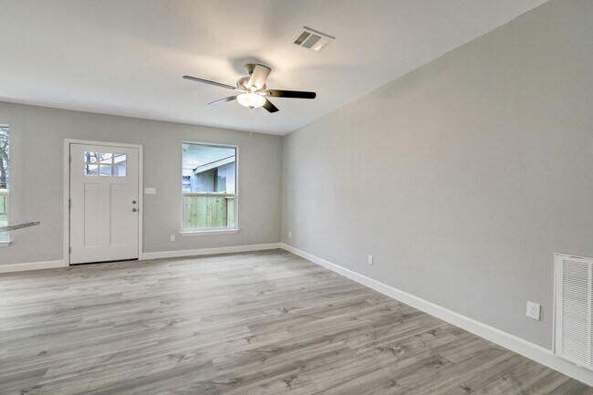 Foto del edificio - 4014 Tilson Ln