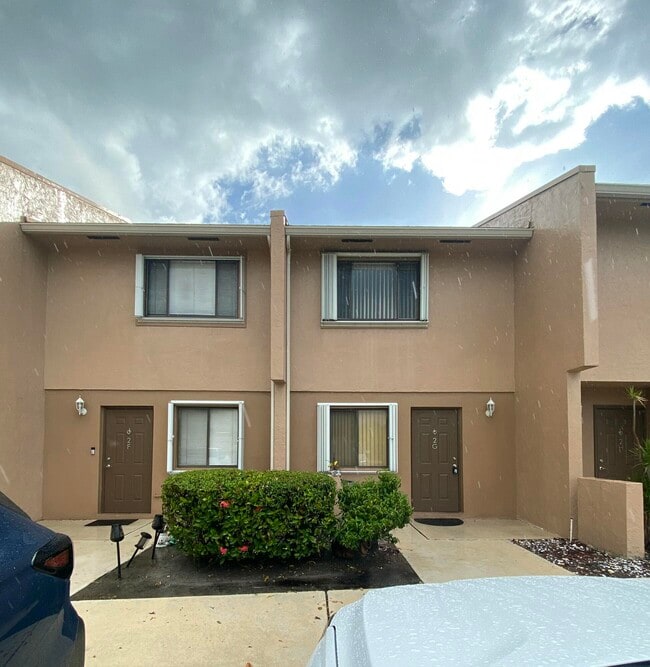 Building Photo - 139 Sparrow Dr