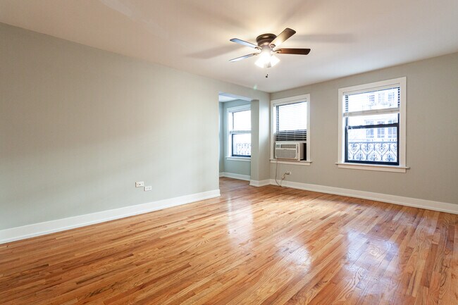 Foto del edificio - 435 W Roscoe St