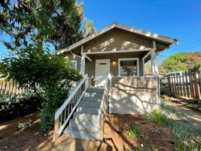 Building Photo - 900 NE 91st Ave