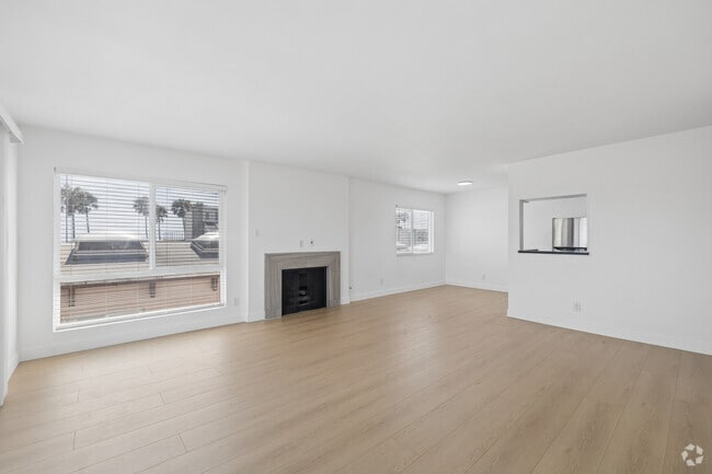 1BR, 1BA - 725SF - Living Room - Oceana Apartments
