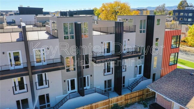 Photo - 1930 N Grove St Townhome