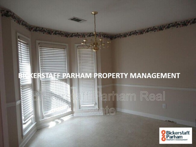Building Photo - 7091 Vinings Way