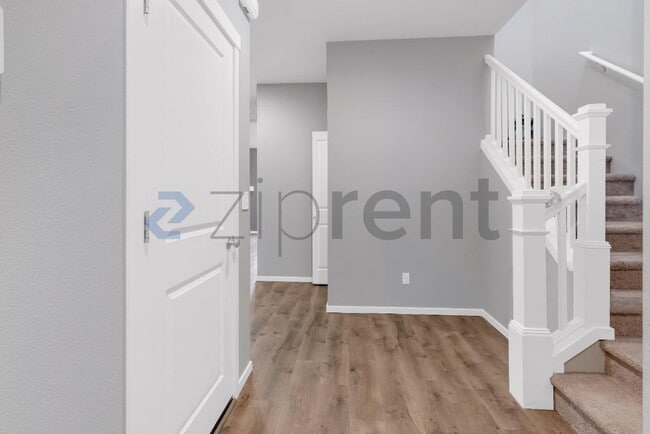 Building Photo - Unit