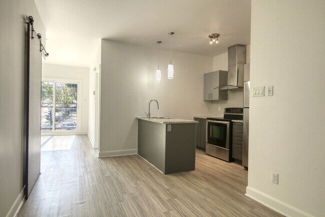 Photo du bâtiment - 6600 Av De Darlington