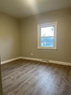 Building Photo - 916 S Creve Coeur Ave