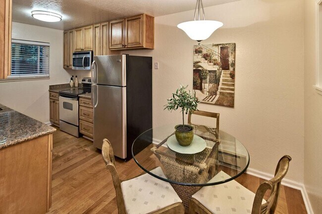 Photo - 453 Rengstorff Ave Apartment