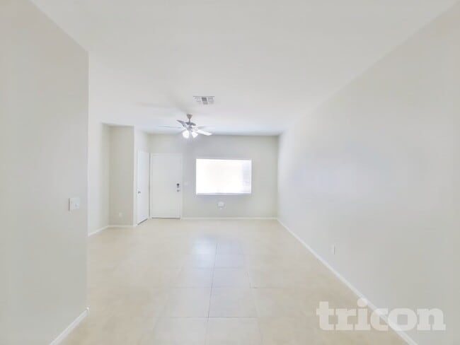 Foto del edificio - 17610 N 17th Pl