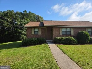 Building Photo - 8457 Pineland Dr