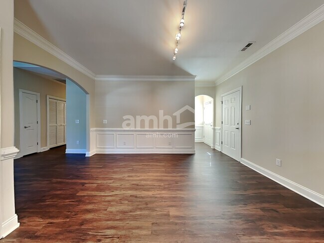 Foto del edificio - 810 Winterside Ln
