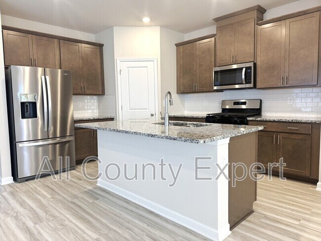 Foto del edificio - 823 Misty Holw Trl