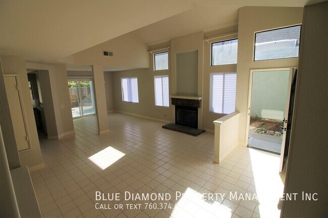 Building Photo - Single family beach home opportunity in Ha...