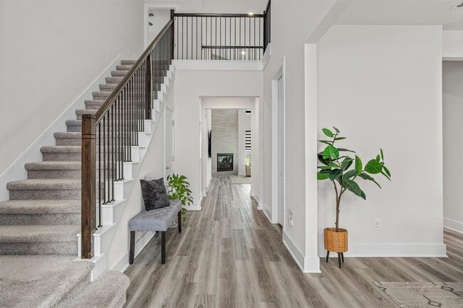 Building Photo - 5363 Orsini Blfs
