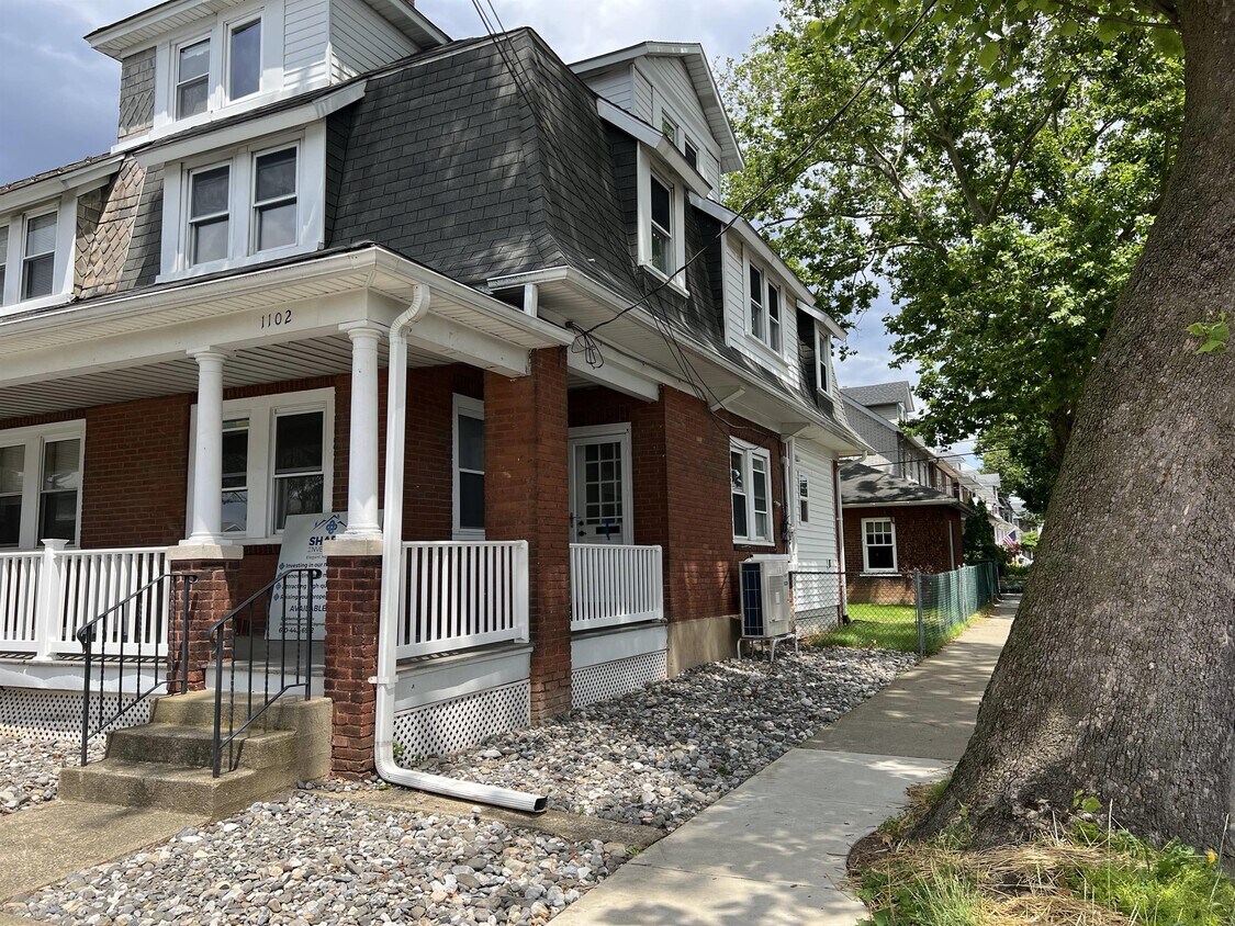 Primary Photo - 1102 Elm St