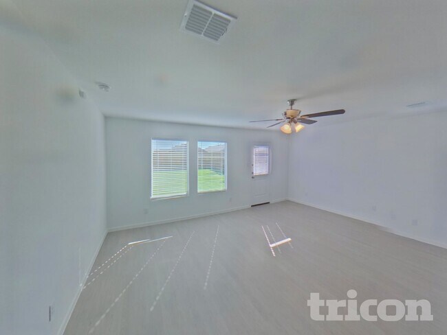 Foto del edificio - 1613 Parlier St