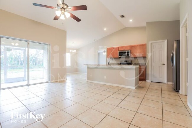 Building Photo - 4570 Lummus St