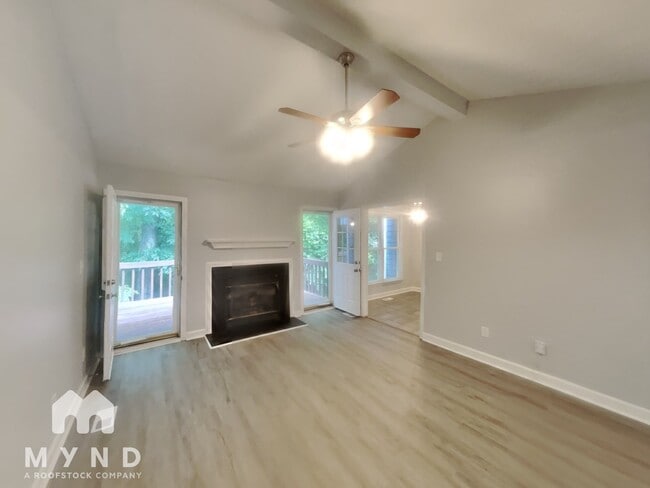 Building Photo - 904 Clifford Dr