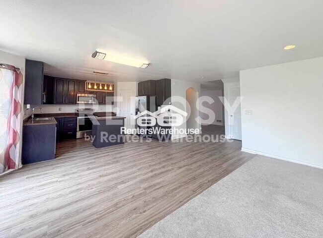 Building Photo - 12674 Jersey Cir E