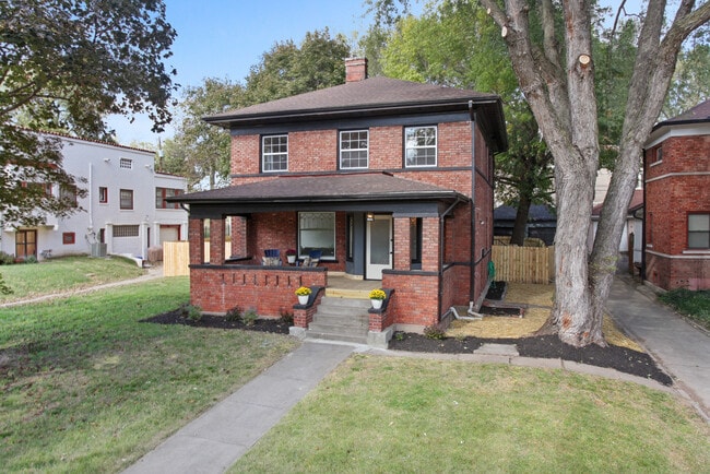 Building Photo - 3236 Windsor Ave
