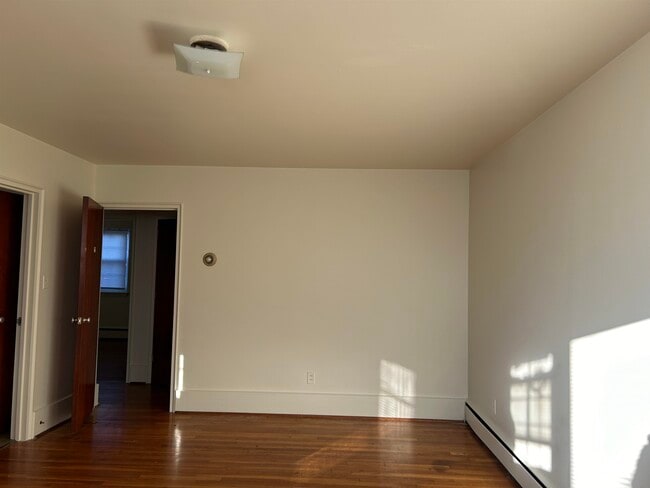 Building Photo - 383 Monticello Ave