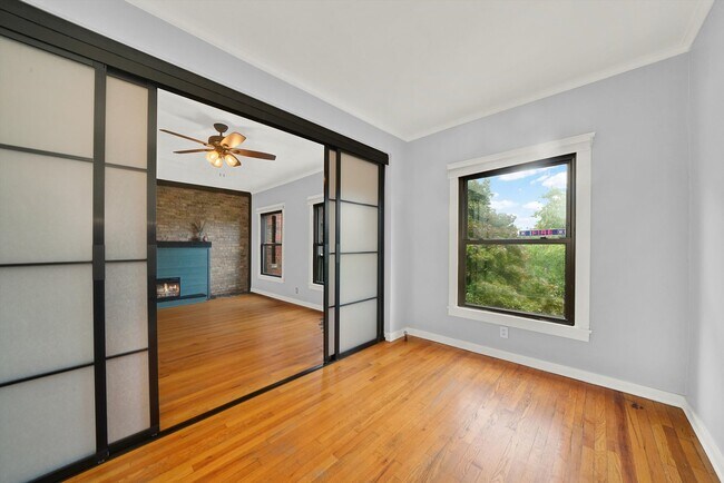 Building Photo - 322 Main St