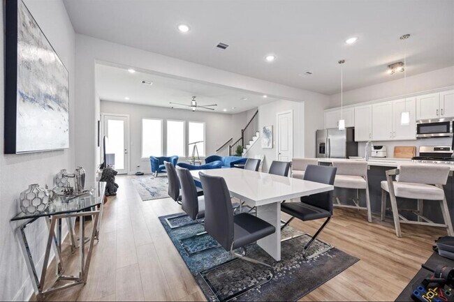 Foto del edificio - 4614 Redbud St