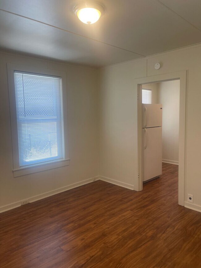 Foto del edificio - 1 BED 1 BATH HOUSE NEAR DOWNTOWN